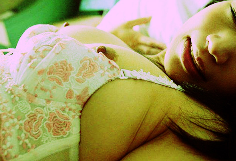 恋人プレイからハードなテレフォンセックスを行う